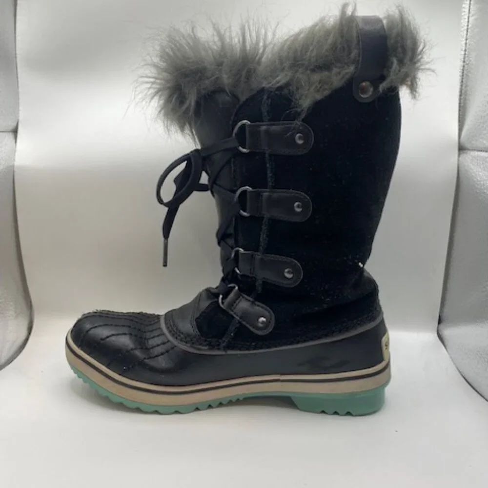 Kids SOREL black and blue lace up snow boots faux fur